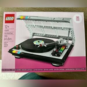 LEGO Retro Record Player 40699